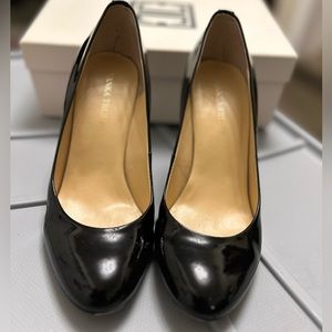 Ivana Trump Black Patent Leather Pumps - 8.5